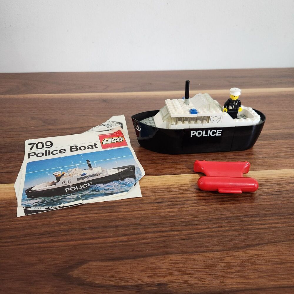 LEGO Vintage Police Boat 709 Instructions Complete Minifigure Floats Weighted